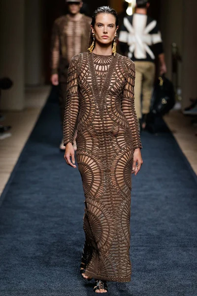 Look 25
